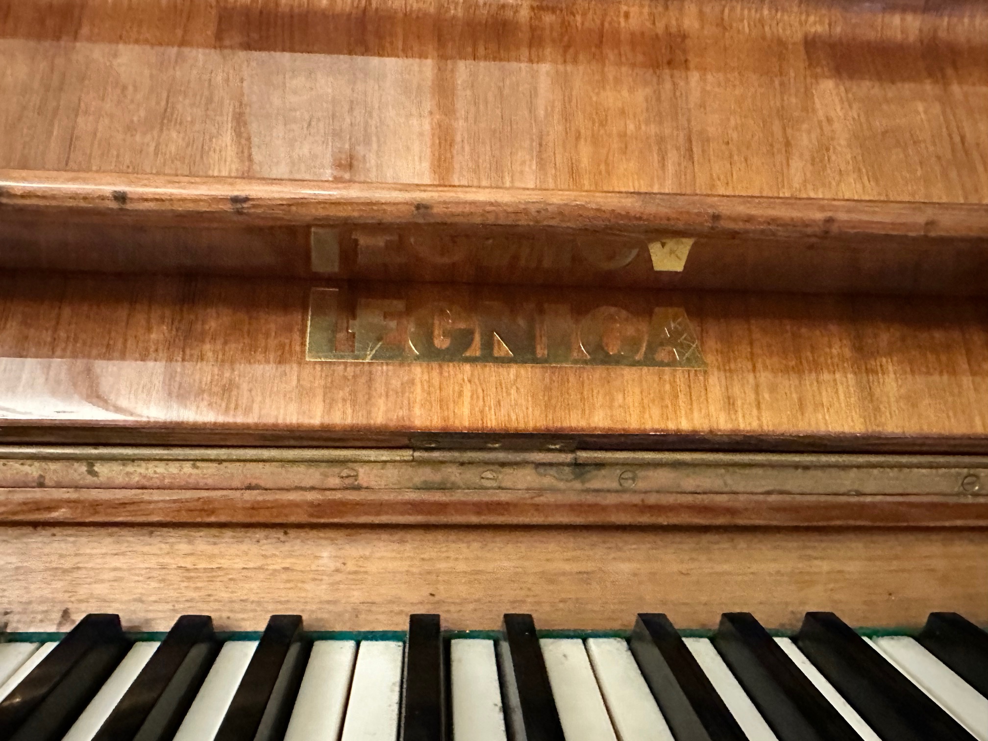 Pianino 3 klawiatura nazwa firmy